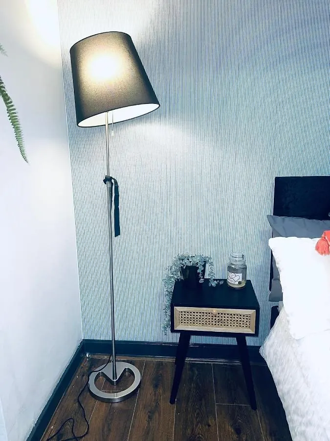 Holiday home Ashton House Villa Leeds  United Kingdom