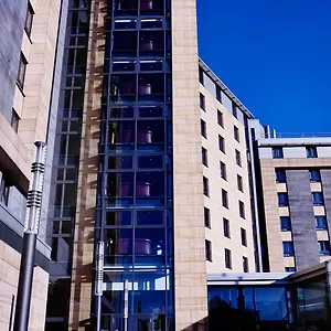 Clayton Hotel, Отель